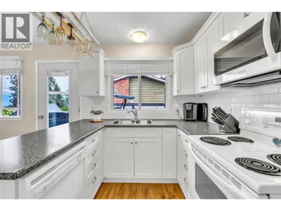 2887 Aberdeen Road, West Kelowna