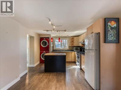 2243 First Avenue, Rossland