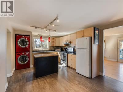 2243 First Avenue, Rossland