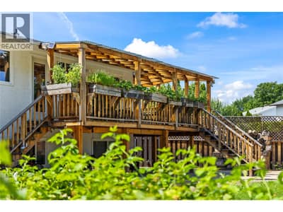 992 Grenfell Court, Kelowna