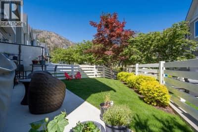 Fenced in backyard accessible from the main floor-great for BBQ's & entertaining