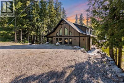 809 Slocan Street, Slocan