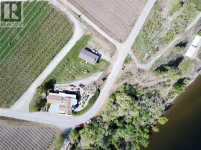 overhead layout of two homes on .9 acre