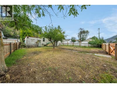 2258 Eighth Avenue, Trail