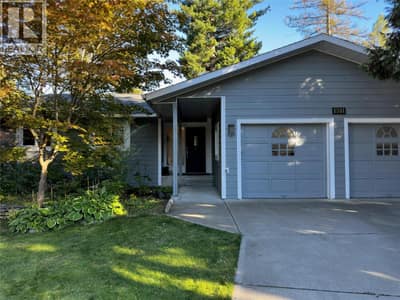 1301 GROSVENOR Place, Castlegar