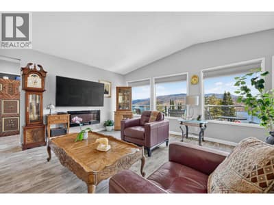 5868 MacGREGOR Road, Peachland
