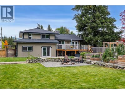 4702 SPRUCE Crescent, Barriere