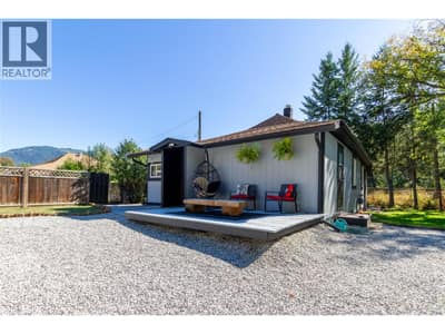 2946 Seaman Road, Falkland