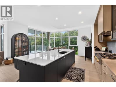 3389 Lakeshore Road Unit# 315, Kelowna