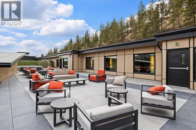 Community Rooftop Patio