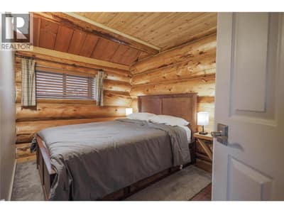 Cabin 10 Hatheume Lake Lodge, Peachland