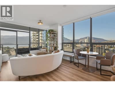 Open concept, 9ft ceilings bright and spacious main floor living
