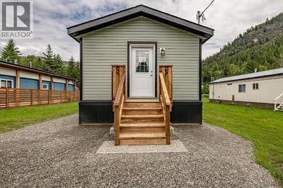 916 Airport Road Unit# 7, Salmo