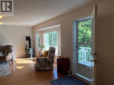 410 6th Avenue, Keremeos