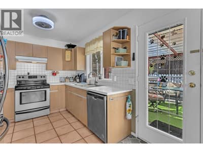 6034 Garraway Place, Peachland