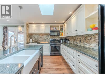 5545 Sawmill Road, Oliver