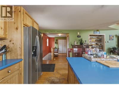 4864 South Grandview Flats Road, Spallumcheen