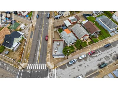 1701 Third Avenue, Trail