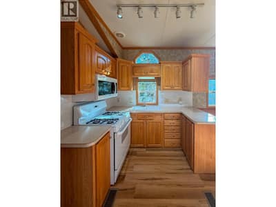 4906 LYNX Drive, Radium Hot Springs