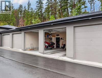 Detached 2+ Car Heated Garage High Ceilings