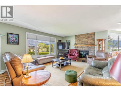 7315 HIGGIN Avenue, Summerland