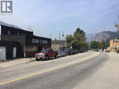 198 Columbia Avenue, Castlegar