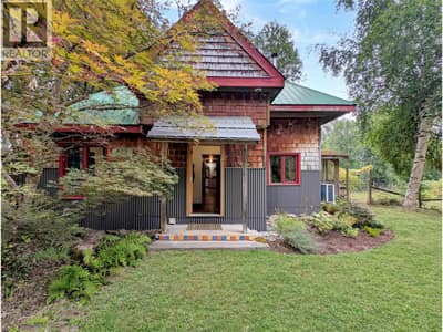 6518 Slocan River Road, Winlaw