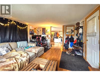 6598 Larch Road, Wasa