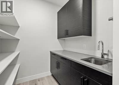 1221 Lone Pine Drive, Kelowna