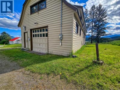 970 95 Highway, Spillimacheen