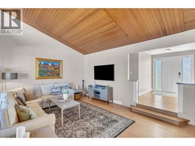 2245 Thacker Drive, West Kelowna