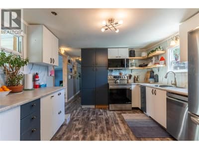 3 Jade Court, Logan Lake