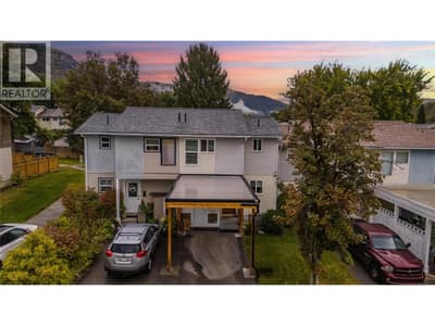 3315 LAUREL Crescent, Trail