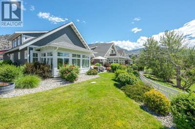 Back yard backing onto green space