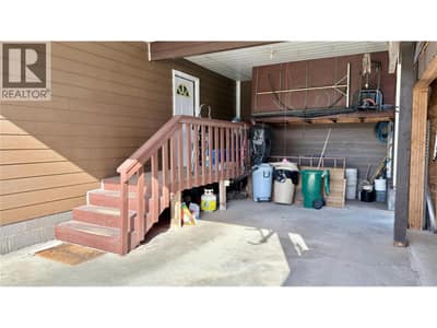570 Eholt Street, Midway