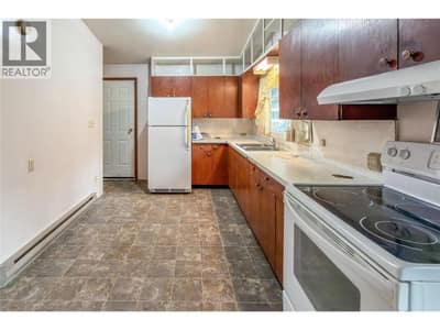 909 Ryter Road W, Golden
