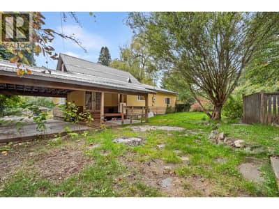 309 1st Avenue NW, Nakusp