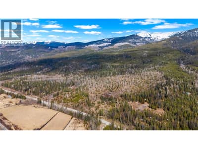 7904 Highway 3, Yahk