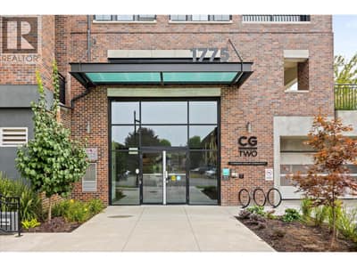 With entrance right off of Rowcliffe Park!