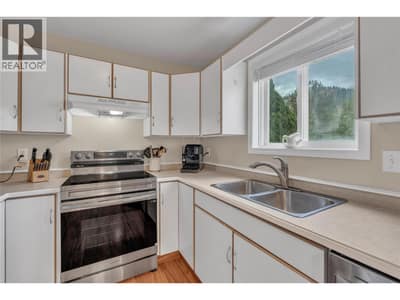 8710 Prairie Valley Road Unit# 4, Summerland