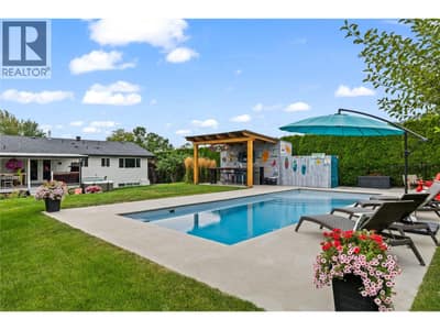 910 Westbrook Drive, West Kelowna