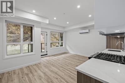 Welcome to 415 630 Boynton Ave at Eminence!