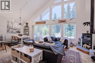 Upper level living area