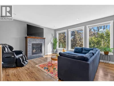 2961 Ensign Way, West Kelowna