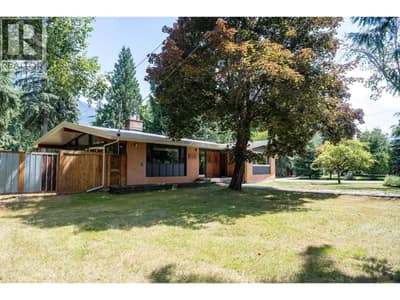 1888 Airport Way, Revelstoke