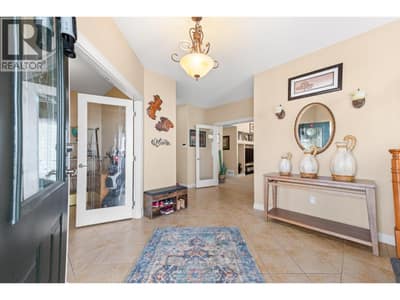 Spacious Foyer