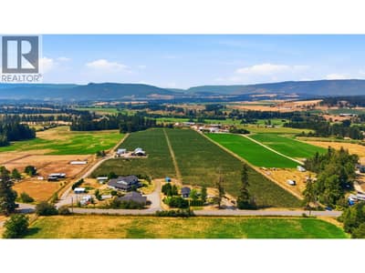 1199 Mountain View Road, Spallumcheen