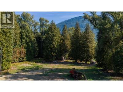 16078 Highway 3A, Crawford Bay