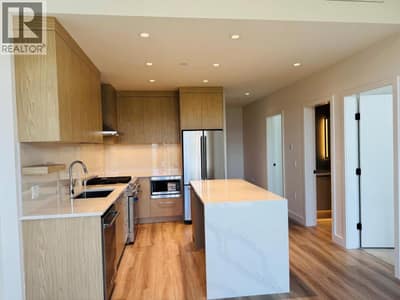#610 Kitchen & Island dining