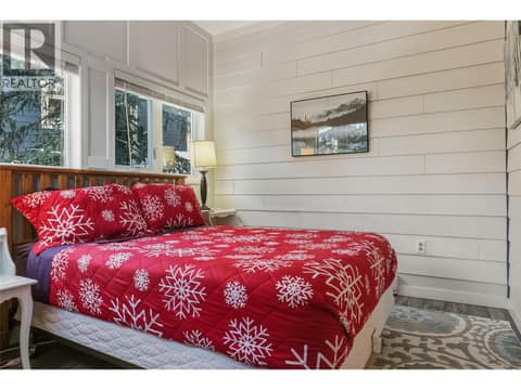 725 Monashee Road, SilverStar, photo 18